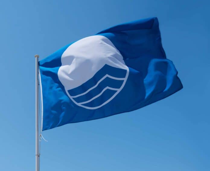 Mavi Bayrak Ödülü Nedir?- Türkiye’deki Popüler Mavi Bayraklı Plajlar Mavi Bayrak Ödülü Nedir?- Türkiye’deki Popüler Mavi Bayraklı Plajlar