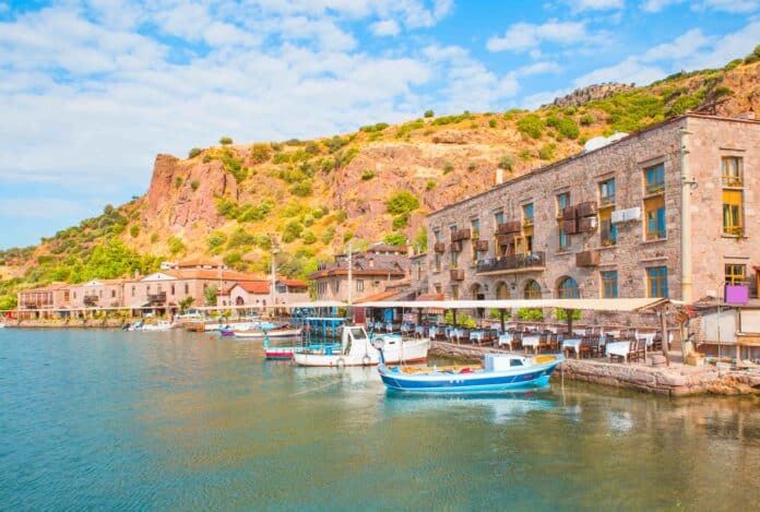 Güneye İnmek İstemeyenler İçin Alternatif: Kuzey Ege Köyleri Güneye İnmek İstemeyenler İçin Alternatif: Kuzey Ege Köyleri