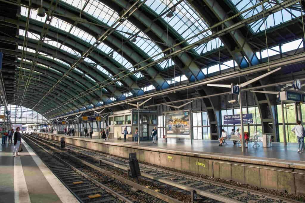 Westbahnhof İstasyonu