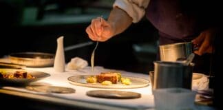 Bir Gastronomi Yolculuğu: İzmir’in Michelin Yıldızlı Restoranları İzmir’in Michelin Yıldızlı Restoranları