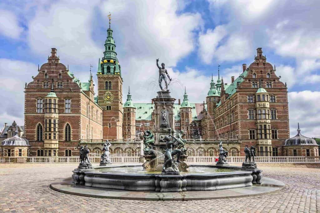 Danimarka-Frederiksborg Sarayı