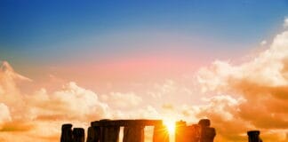 Dünya Çapında Ekinoks Ritüelleri ve Gözlem Noktaları Dünya Çapında Ekinoks Ritüelleri ve Gözlem Noktaları