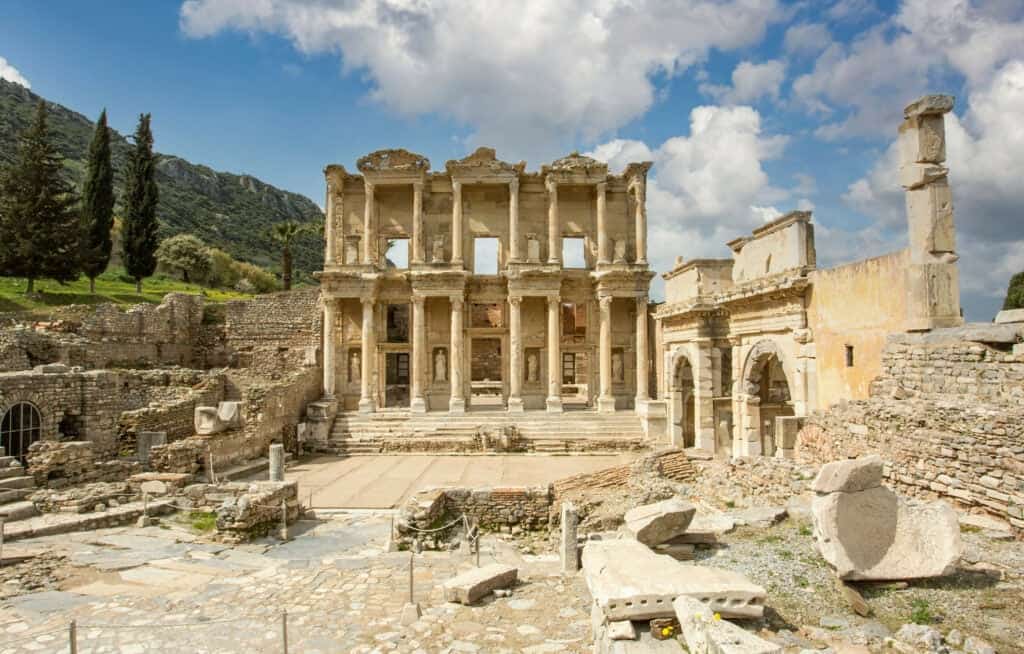 Efes Antik Tiyatrosu, İzmir