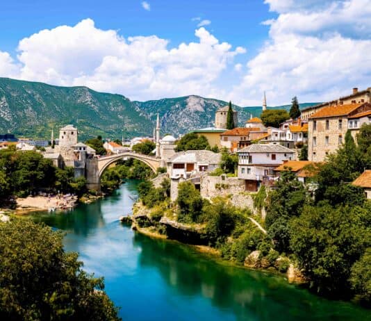 Mostar Gezilecek Yerler: İlgi Çekici 11 Yer Mostar Gezilecek Yerler: İlgi Çekici 11 Yer