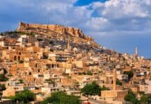 Mardin’in Neyi Meşhur? Taş Evlerden Mezopotamya Mutfağına Mardin Kalesi