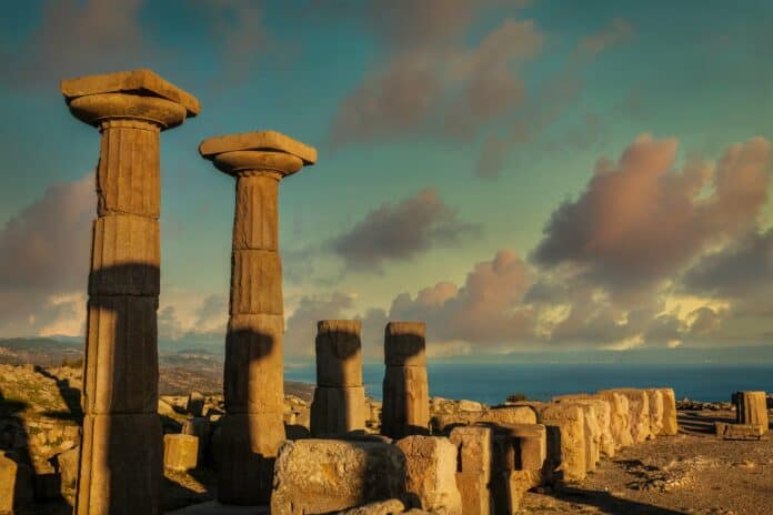 Assos Gezi Rehberi ve Assos Gezilecek Yerler Assos Gezi Rehberi ve Assos Gezilecek Yerler