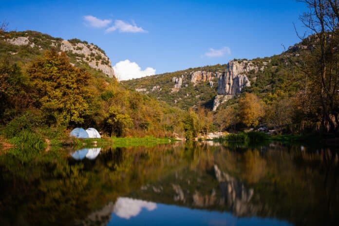 Şehirden Kaçış: Ballıkayalar Tabiat Parkı’na Gitmeniz İçin 6 Geçerli Sebep Şehirden Kaçış: Ballıkayalar Tabiat Parkı'na Gitmeniz İçin 6 Geçerli Sebep