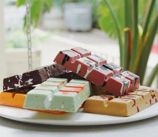 Dubai Çikolatası Nerede Yenir? Dubai Çikolatasını Deneyebileceğiniz 10 Mekan Önerisi Comfy Cadde, İstanbul