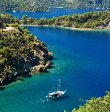 Fethiye Gezilecek Yerler: Doğa ve Lezzet Rehberi Fethiye Gezilecek Yerler: Doğa ve Lezzet Rehberi