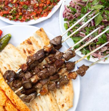 Diyarbakır’ın Neyi Meşhur? Ünlü Diyarbakır Yemekleri ile Şehrin Lezzet Haritası Diyarbakır'ın Neyi Meşhur? Ünlü Diyarbakır Yemekleri ile Şehrin Lezzet Haritası