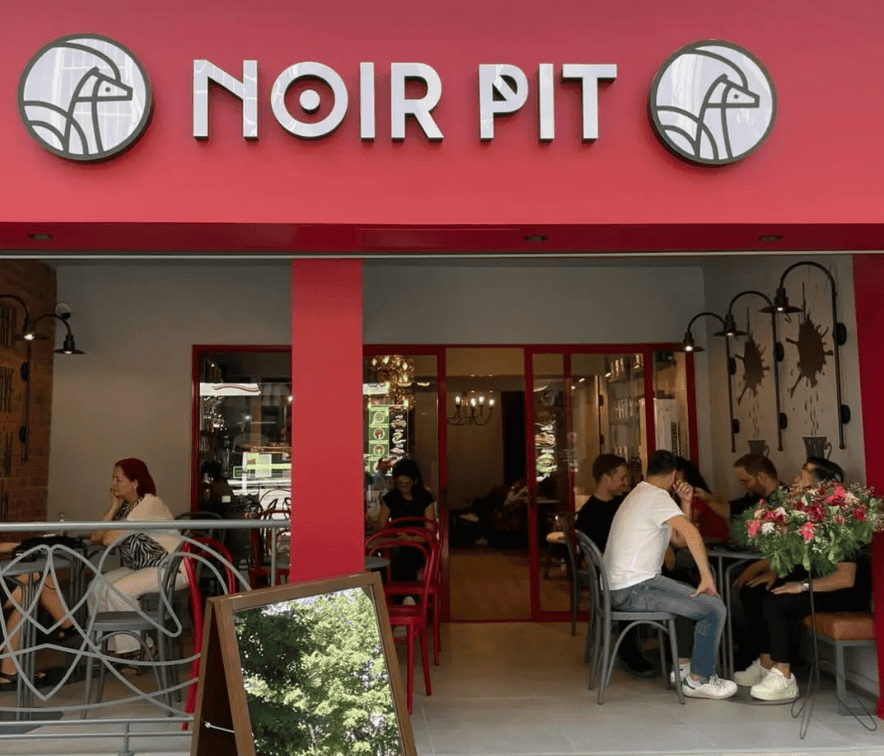  Noir Pit Coffee Co., Pera