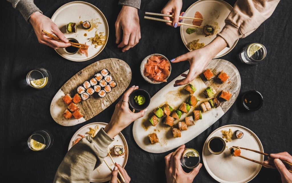 Japonya'nın Meşhur Yemekleri: Sushi'den Ramen'e En İyi 16 Lezzet