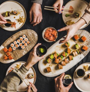 Japonya’nın Meşhur Yemekleri: Sushi’den Ramen’e En İyi 16 Lezzet Japonya'nın Meşhur Yemekleri: Sushi'den Ramen'e En İyi 16 Lezzet