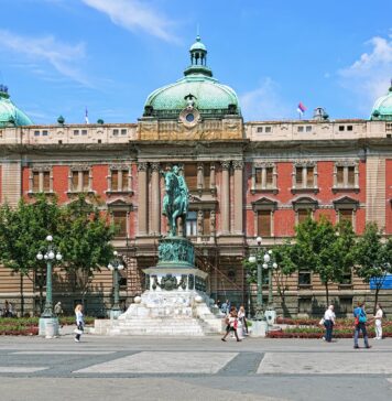 Sırbistan Gezilecek Yerler: 34 Muhteşem Rota Önerisi Belgrad Cumhuriyet Meydanı