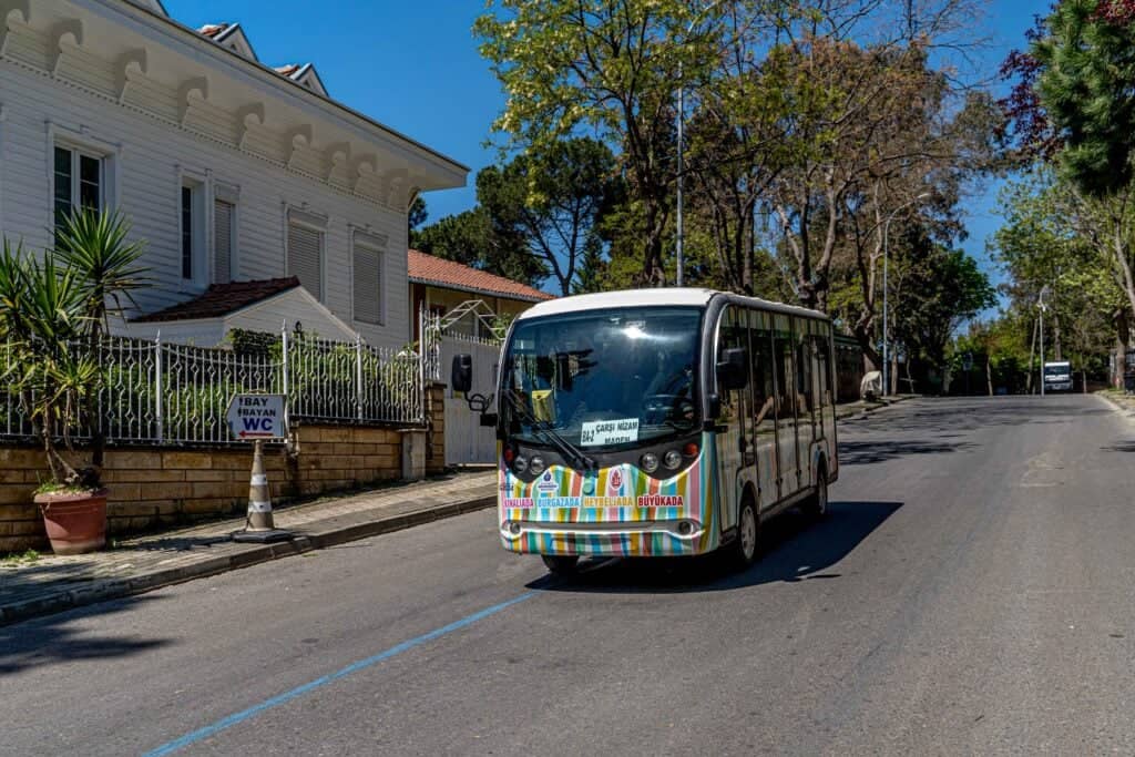 İBB’nin Elektrikli Araçları İle Gez