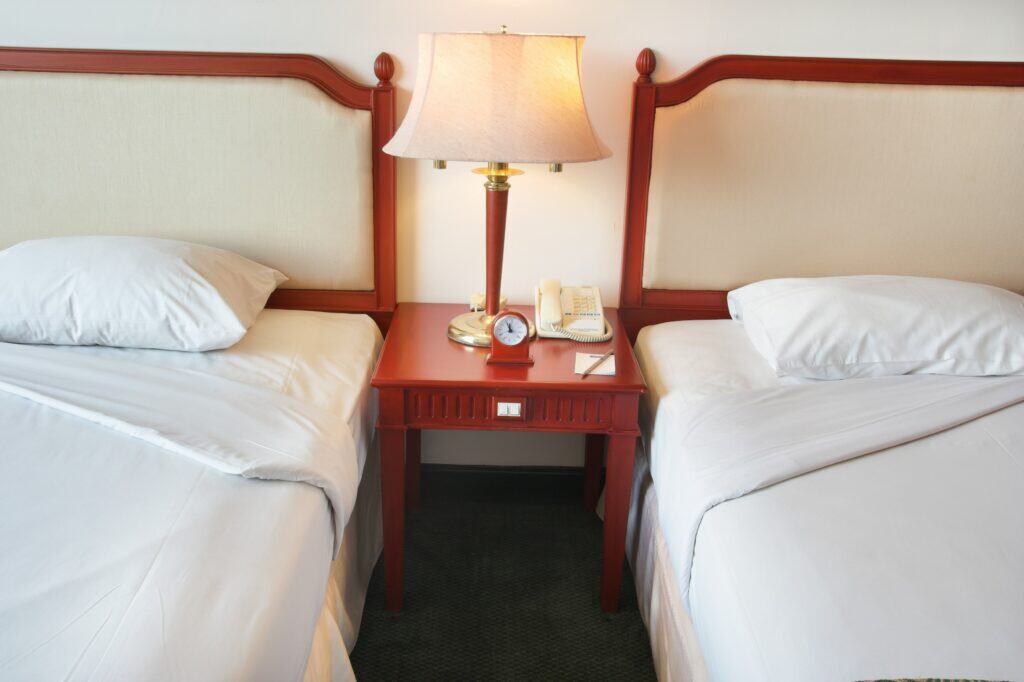 Double Room / Double Bed veya Twin Room / Twin Bed