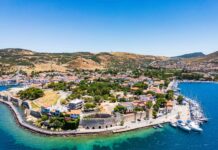 Eski Foça’da Gezilecek Yerler: Tarihle Doğanın Buluştuğu Sahil Kasabası Eski Foça’da Gezilecek Yerler: Tarihle Doğanın Buluştuğu Sahil Kasabası