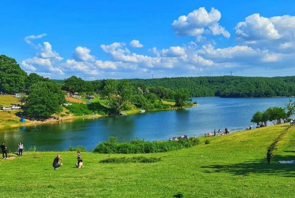 Esenceli Köyü Kamp Alanı