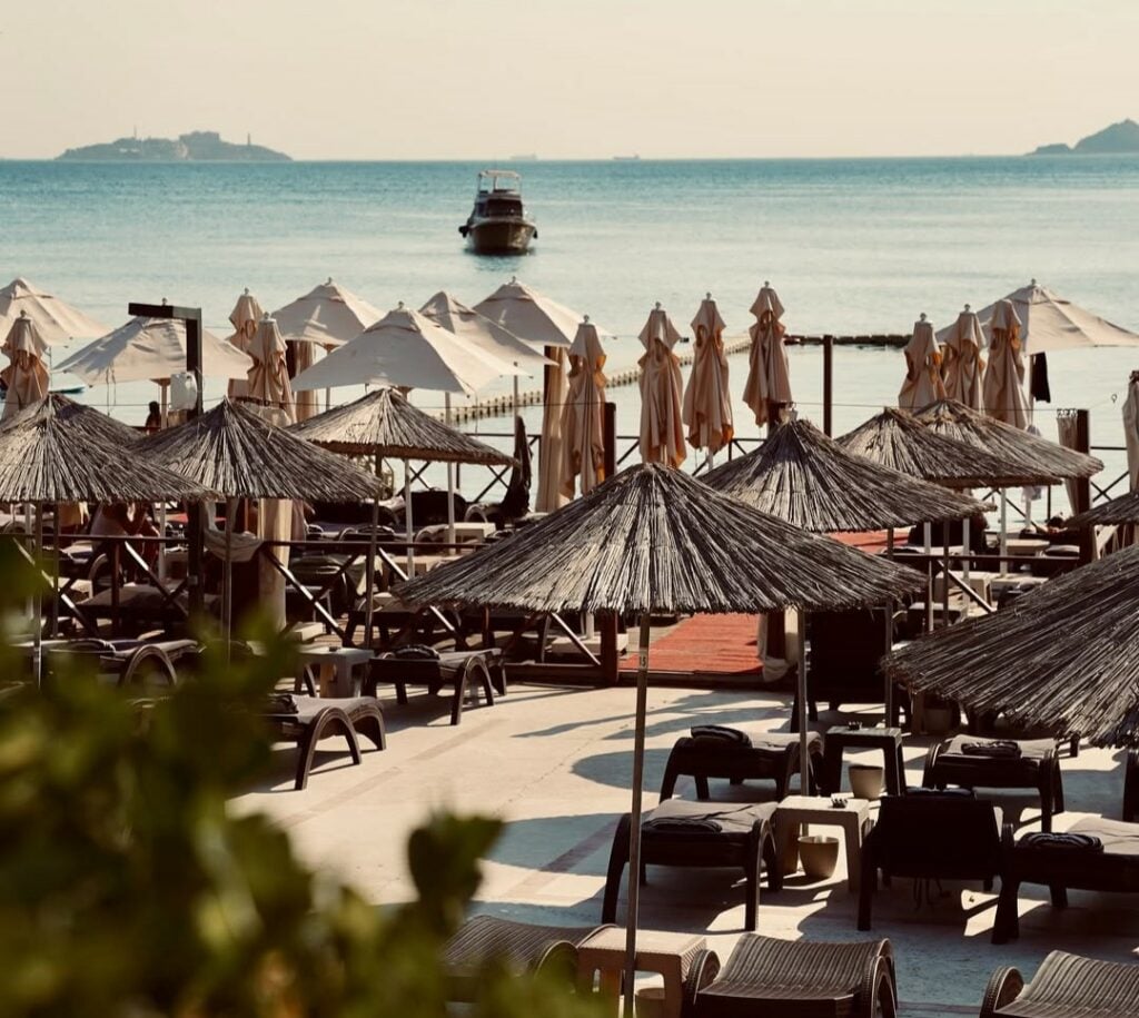 Noya Beach