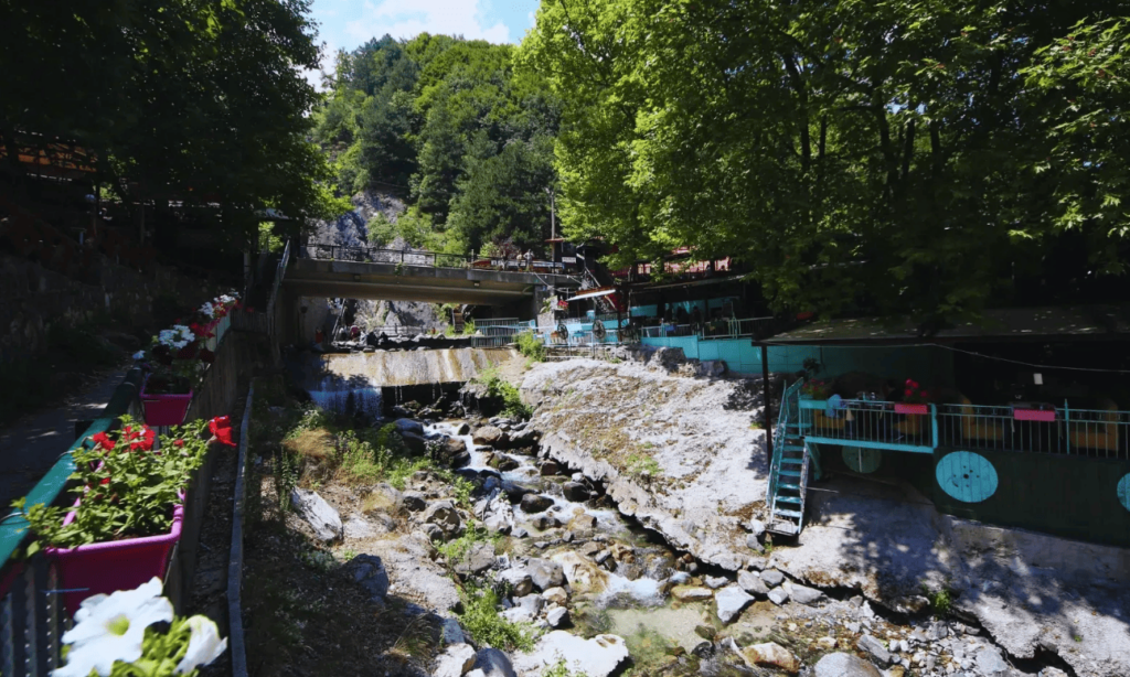 Saitabat Şelalesi Piknik Alanı 