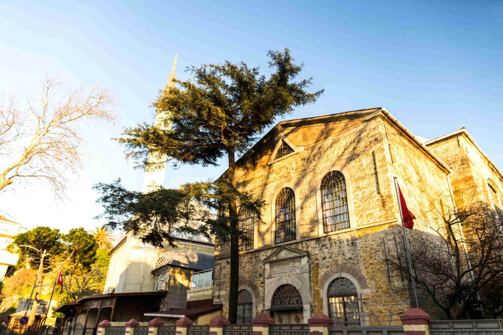 Surp Krikor Lusavoriç Ermeni Kilisesi