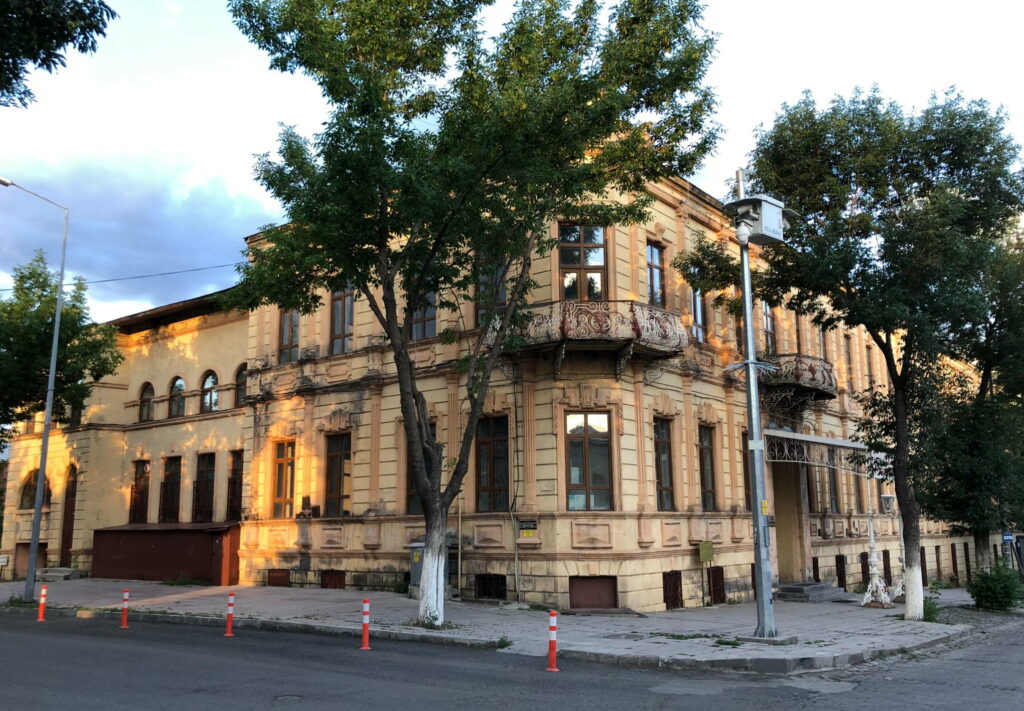 Defterdarlık Binası