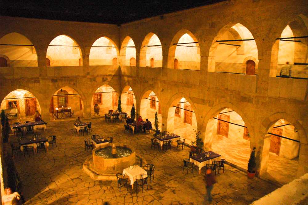 Cinci Hanı ve Hamamı