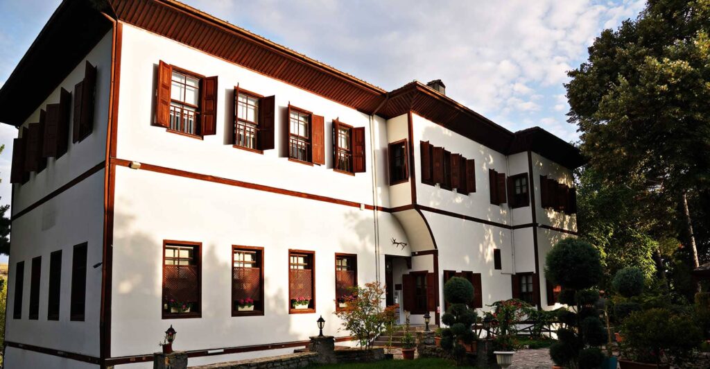 Havuzlu Asmazlar Konağı
