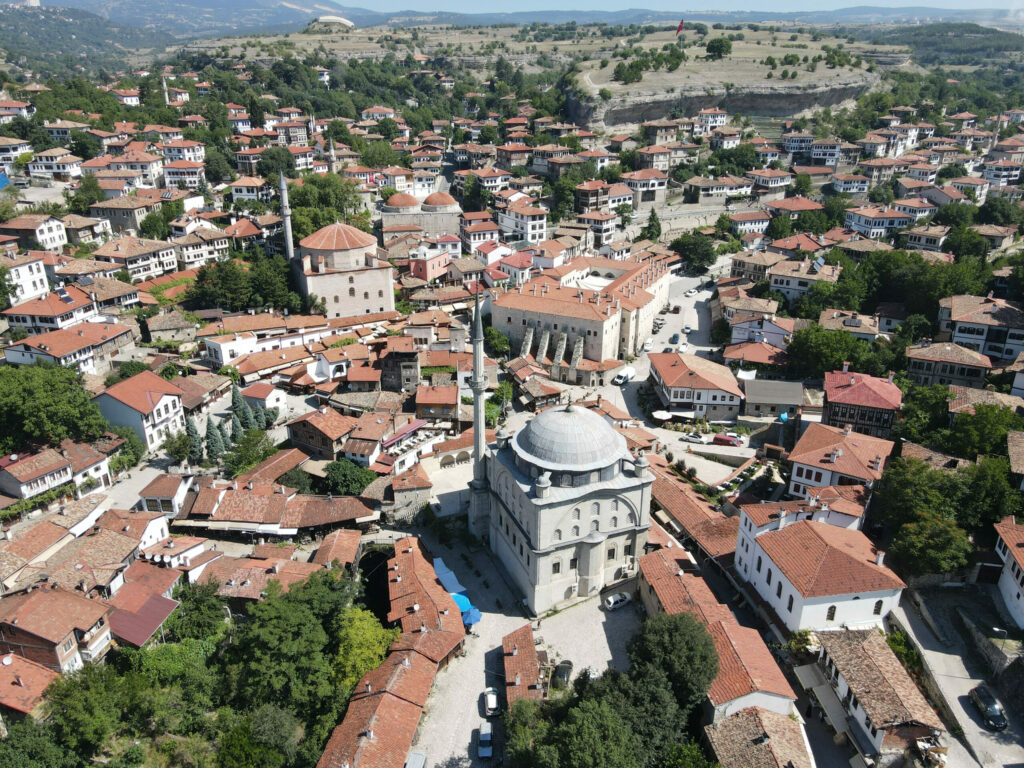 İzzet Mehmet Paşa Cami