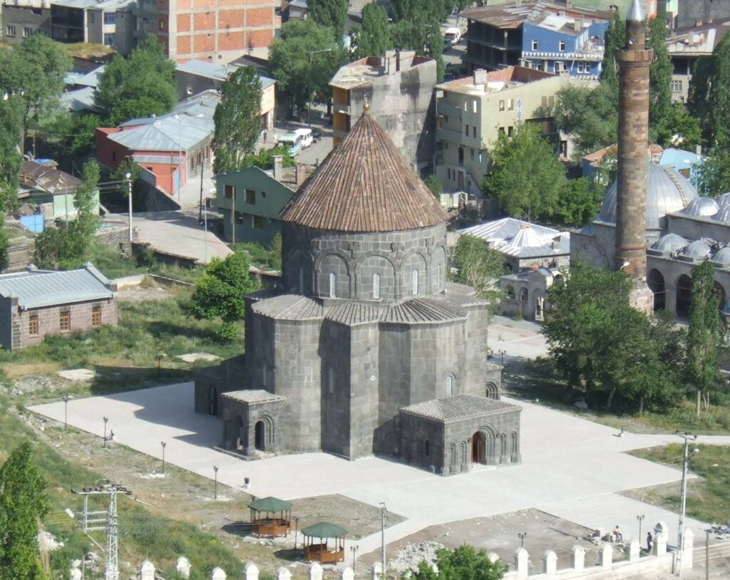 Kümbet Cami