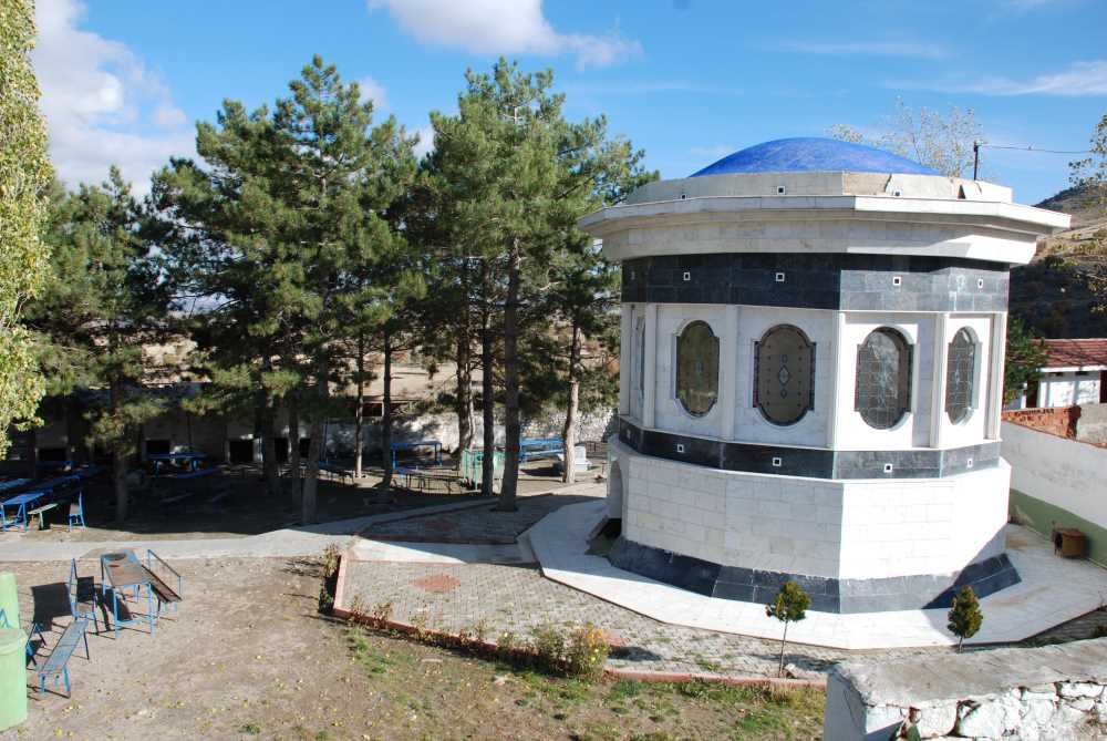 Haydar Sultan Cami ve Türbesi
