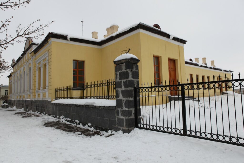 Eski Kars Valilik Binası