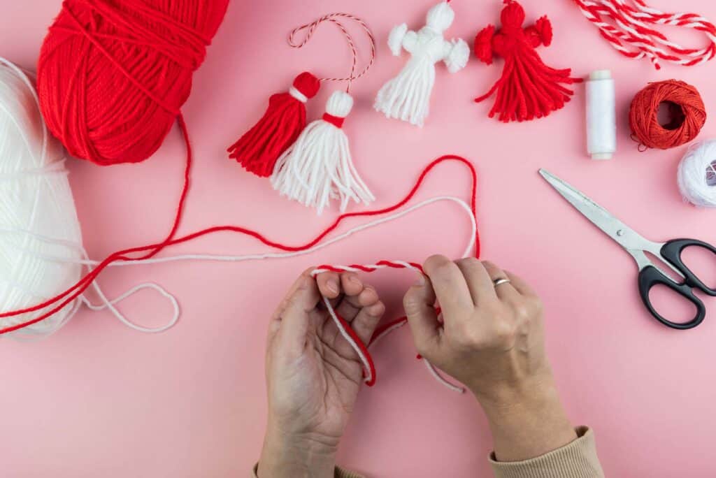 Marteniçka Nasıl Yapılır? | obilet.com - Blog Marteniçka Nasıl Yapılır?