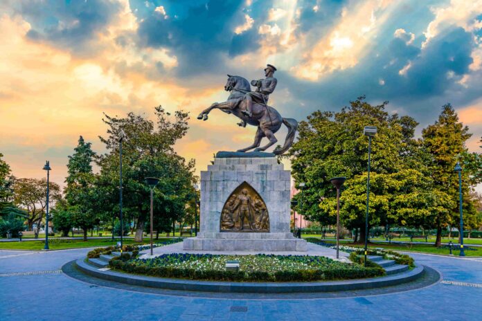 Yeşille Mavinin Kucaklaştığı Atatürk’ün Şehri: Samsun Gezi Rehberi Yeşi̇lle Mavi̇ni̇n Kucaklaştiği Atatürk’ün Şehri̇: Samsun Gezi̇ Rehberi̇