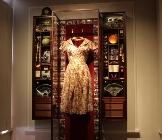 Masumiyet Müzesi Gezi Rehberi 2026: Nerede, Nasıl Gidilir, Bilet Fiyatları ve Ziyaret Bilgileri Füsun’un Eşyaları