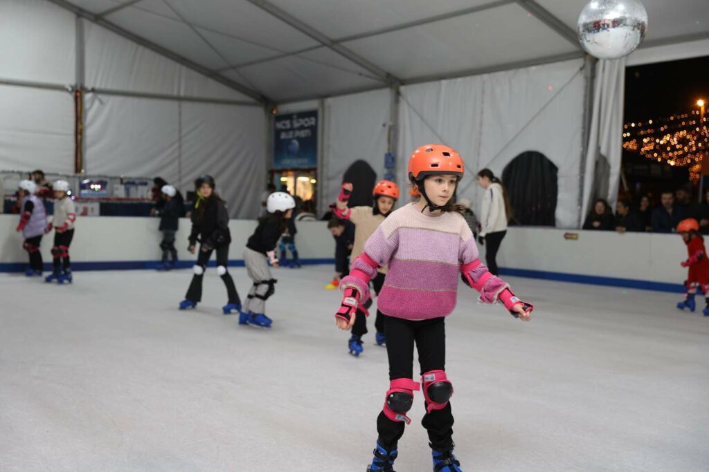 Ataşehir Festival Park Buz Pisti