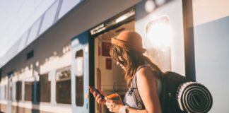 eSIM Nedir? Yurt Dışında İnternet Kullanmanın En Pratik Yollarından Biri eSIM Nedir? Yurt Dışında İnternet Kullanmanın En Pratik Yollarından Biri