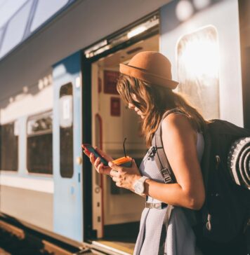 eSIM Nedir? Yurt Dışında İnternet Kullanmanın En Pratik Yollarından Biri eSIM Nedir? Yurt Dışında İnternet Kullanmanın En Pratik Yollarından Biri