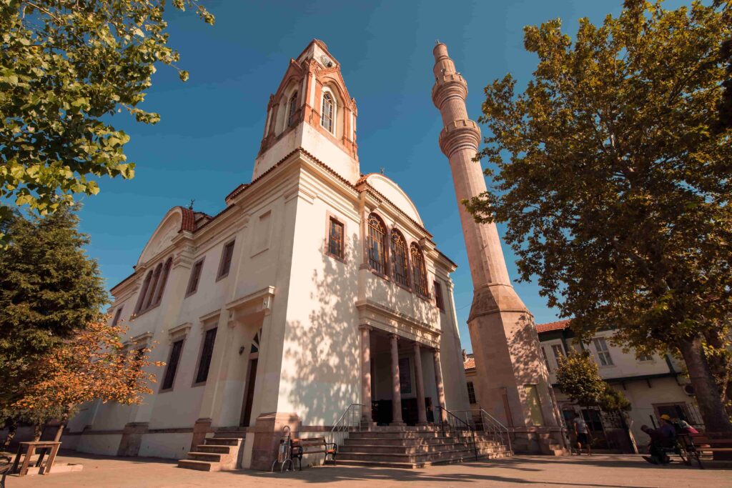 Saatli Cami