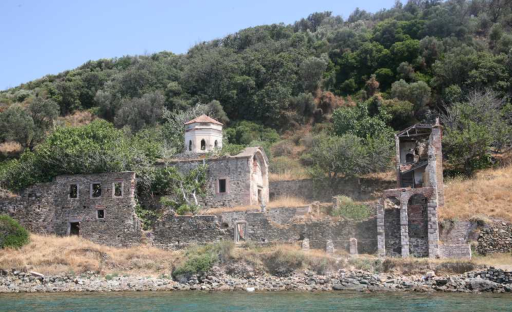 Ayışığı Manastırı