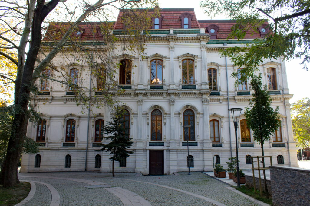 Adile Sultan Sarayı