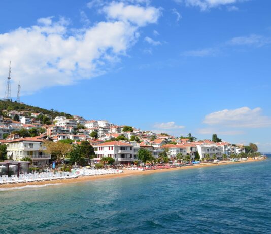 Büyükada Gezi Rehberi: Gezilecek Yerler ve Gezi Rotası Büyükada Gezi Rehberi: Gezilecek Yerler ve Gezi Rotası