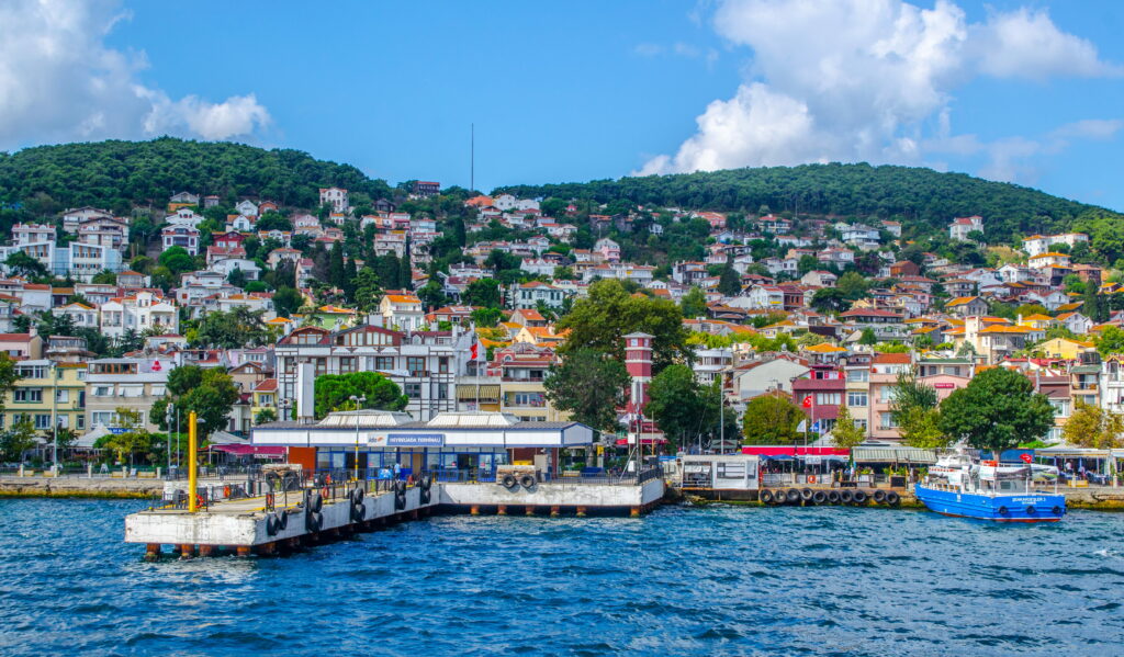 İstanbul’un yanıbaşındaki huzur: Heybeliada Gezi Rehberi