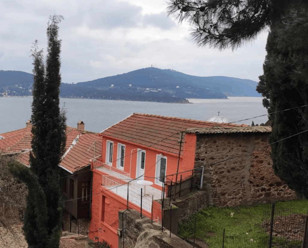 Aya Yorgi Uçurum Manastırı