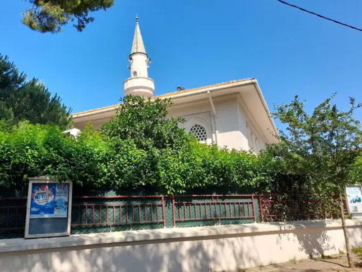 Heybeliada Cami
